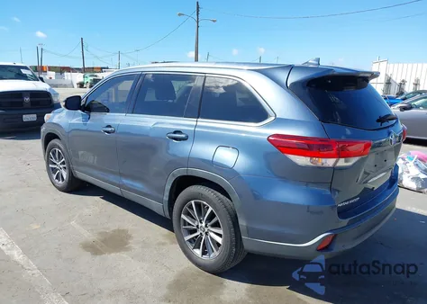 2019 Toyota Highlander Xle z USA, uszkodzony, nr VIN 5TDKZRFH7KS346367